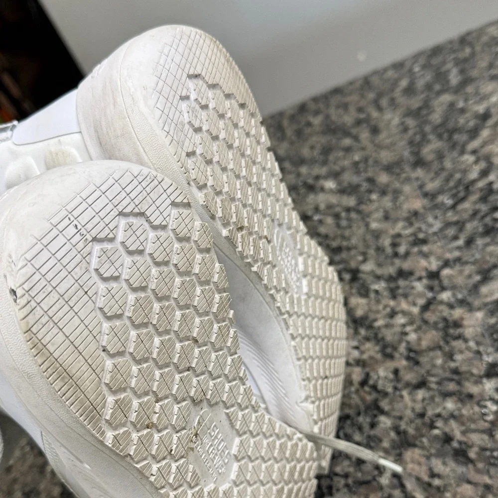 Shoes For Crews White Athletic slip resistant and oil resistant Footwear EUC 10